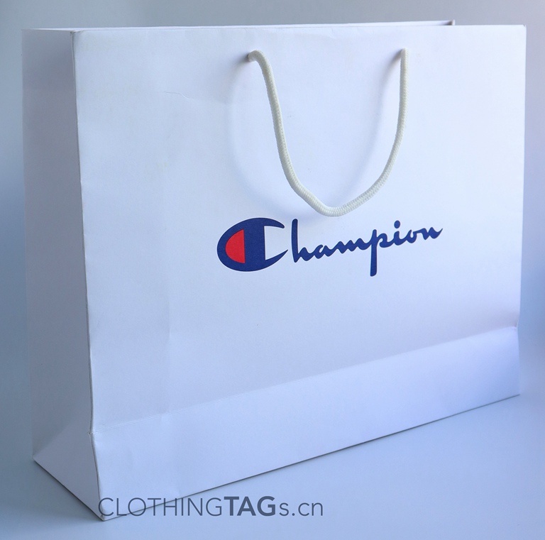 Paper bags with logo printed embossed clothingtags.cn